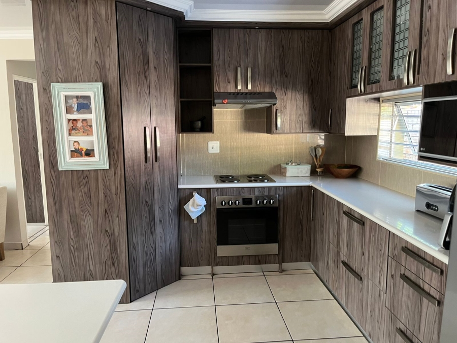 To Let 3 Bedroom Property for Rent in Langenhovenpark Free State